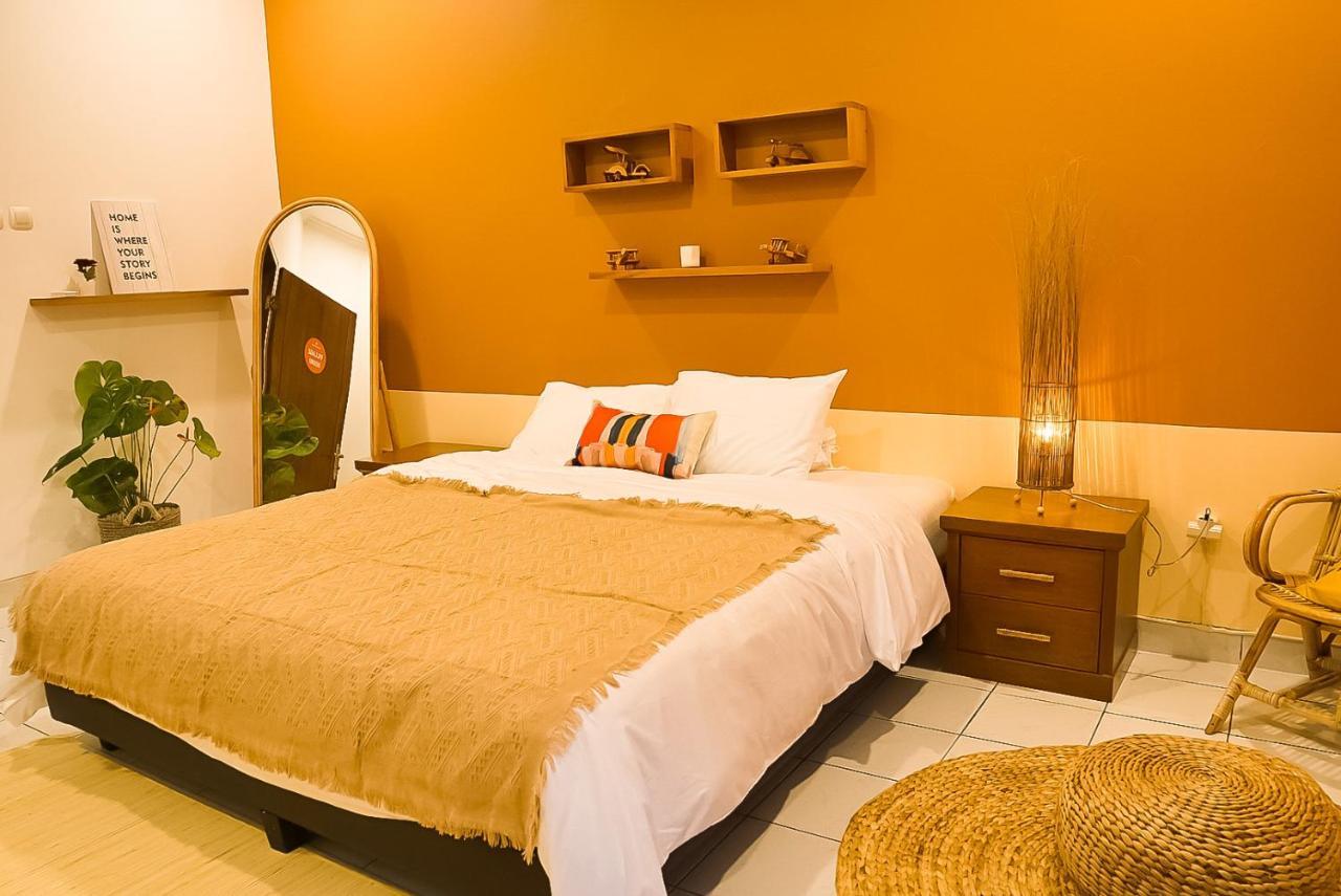 Roemah Renjana Bandung Bed & Breakfast Exterior photo