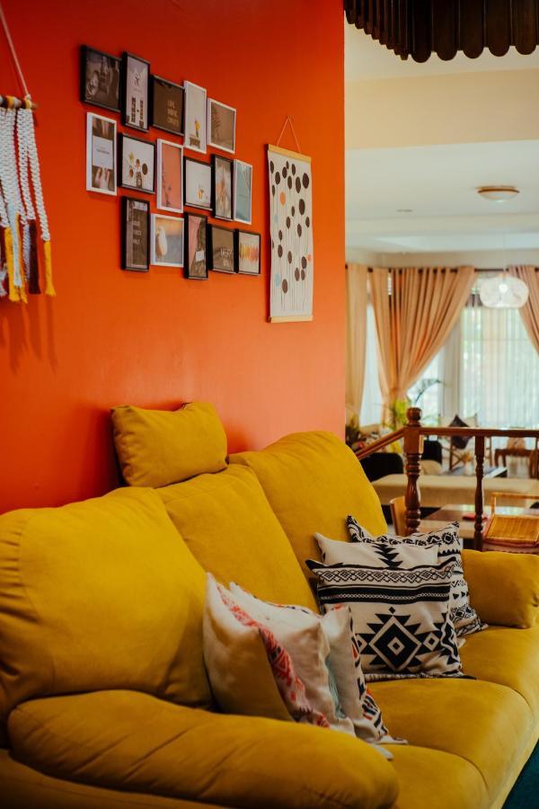 Roemah Renjana Bandung Bed & Breakfast Exterior photo